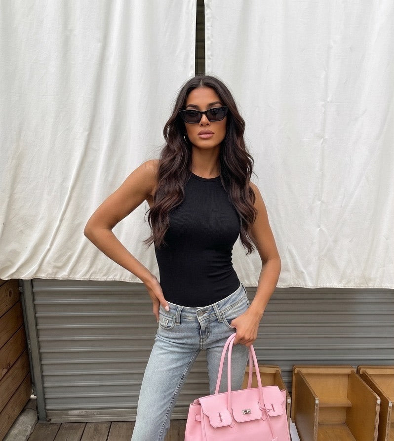 Cliente avec son sac Jelly Firkin rose